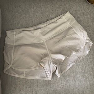 Lululemon 🍋 - Speed Up Short 2.5 - Size 6 - White